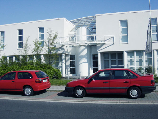 Neubau eines Bürogebäudes mit Produktionshalle in Neuss