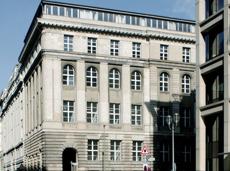 Revitalisierung und Aufstockung des Humboldt Carré in Berlin Mitte