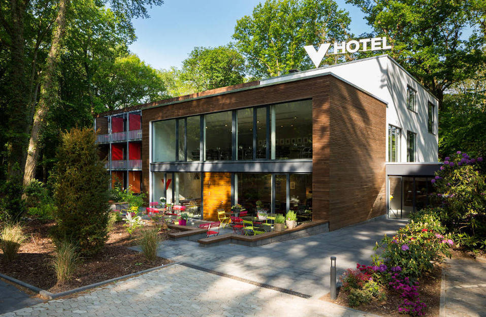 Umnutzung eines bestehenden Bürogebäudes in ein Hotel-Boardinghaus in Bonn