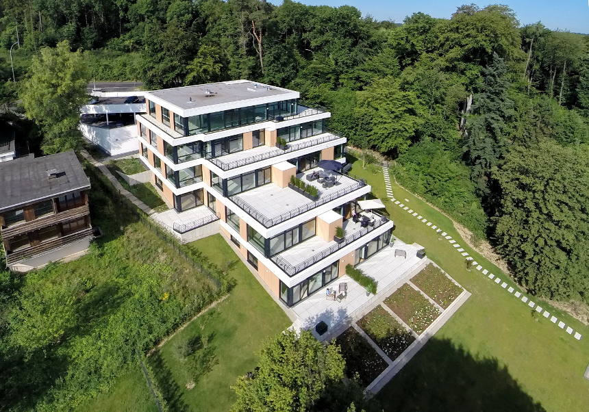 Umbau eines Botschaftsgebäudes in ein Wohnhaus in Bonn